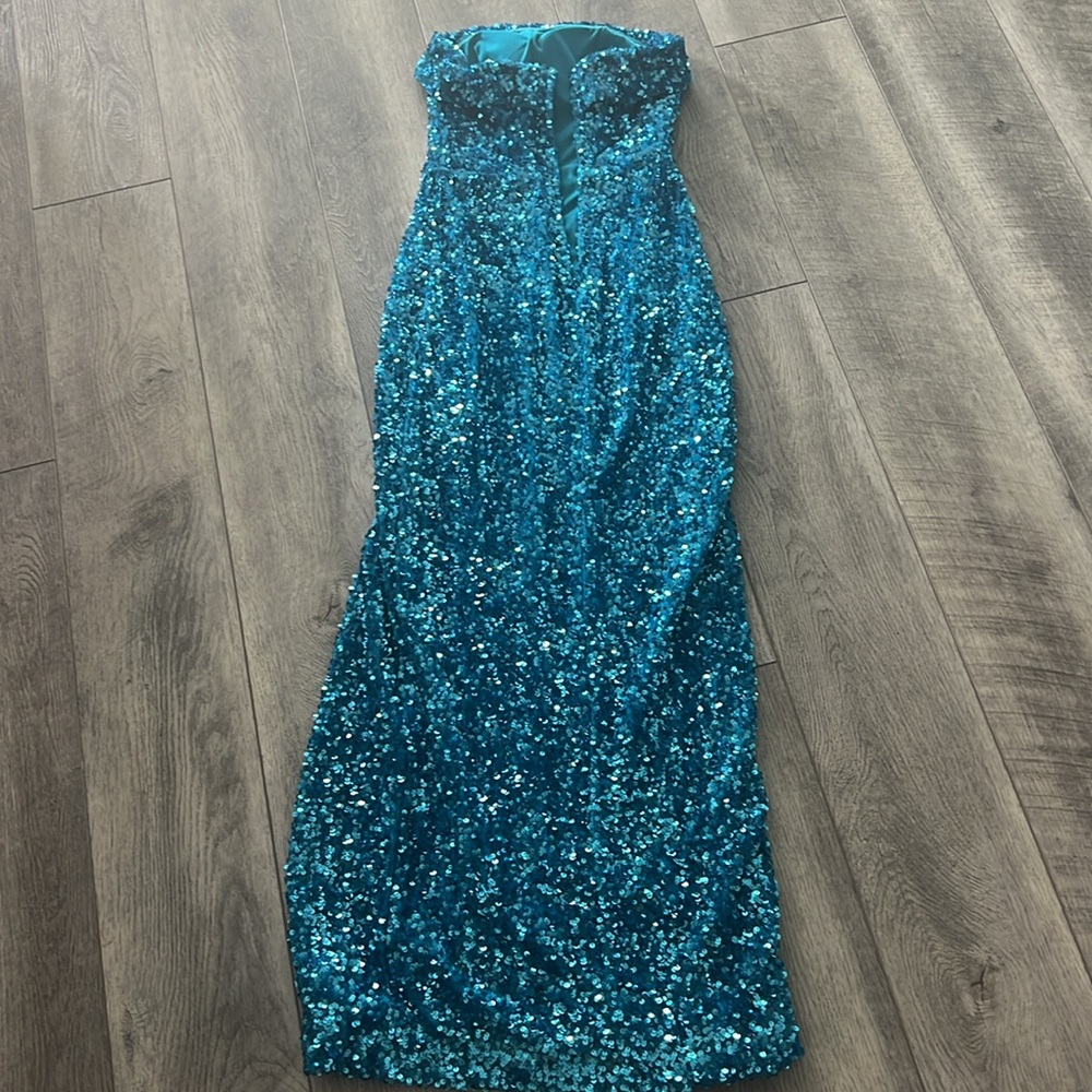 Gorgeous! Sequin formal strapless dress - Picture 4 of 5